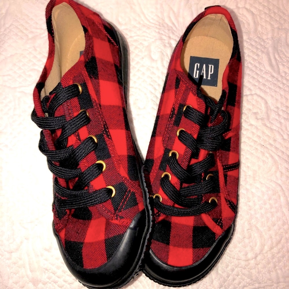 GAP Red Black Plaid Low Top Lace Sneakers Childs 3🧑‍🎄